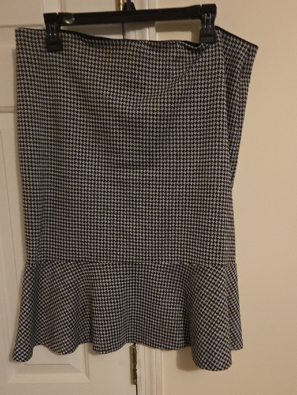 Black and White Houndstooth Ruffled Skirt
